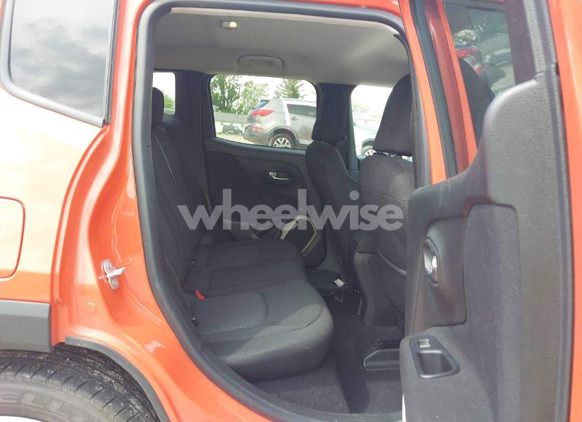 Photo 8 of 2017 Jeep Renegade LATITUDE FWD (VIN ZACCJABB9HPG37652)