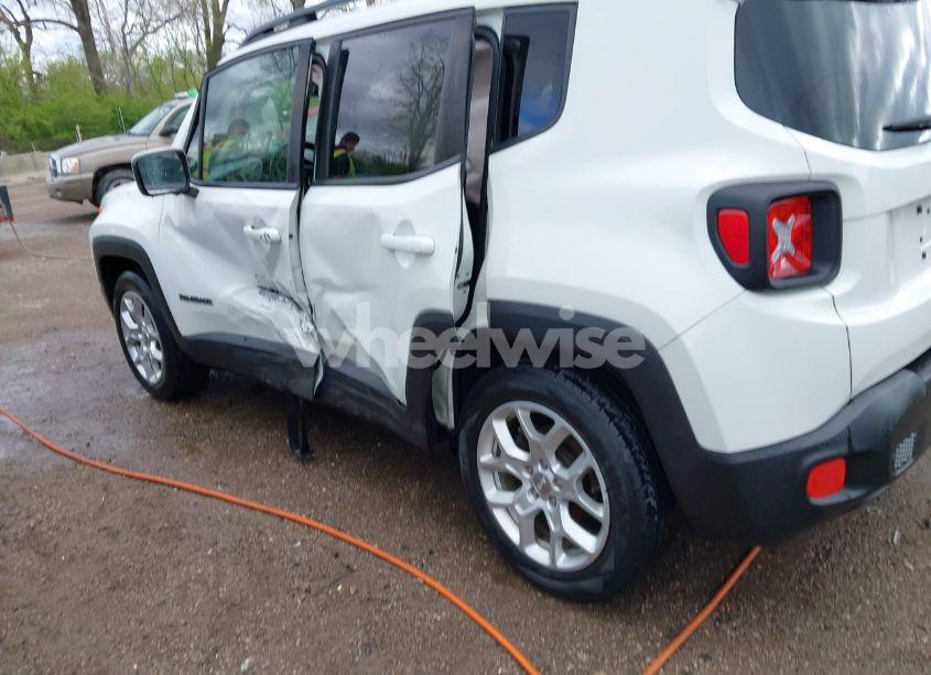 Photo 6 of 2017 Jeep Renegade LATITUDE FWD (VIN ZACCJABB9HPG51308)