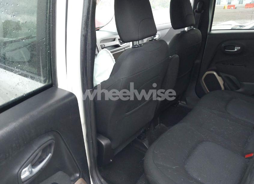 Photo 8 of 2017 Jeep Renegade LATITUDE FWD (VIN ZACCJABB9HPG51308)