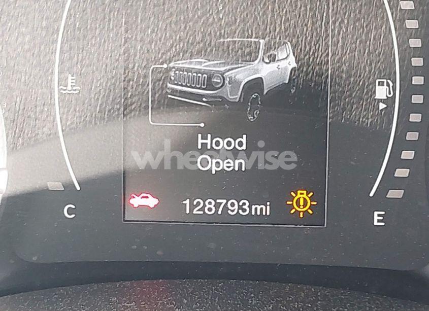 Photo 15 of 2015 Jeep Renegade LATITUDE (VIN ZACCJABT4FPB18059)