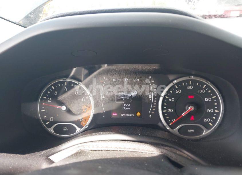 Photo 7 of 2015 Jeep Renegade LATITUDE (VIN ZACCJABT4FPB18059)