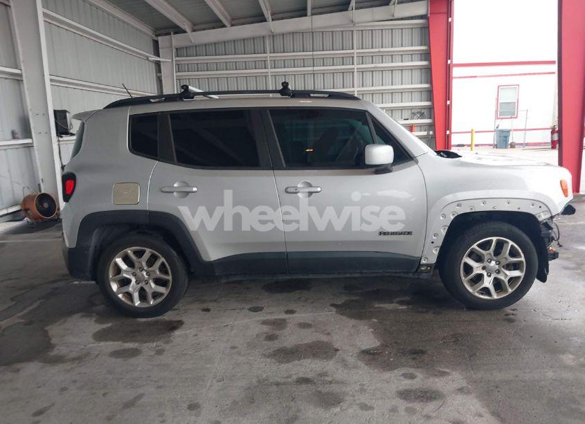 Photo 14 of 2016 Jeep Renegade LATITUDE (VIN ZACCJABT5GPC47624)