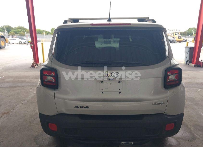 Photo 17 of 2016 Jeep Renegade LATITUDE (VIN ZACCJABT5GPC47624)