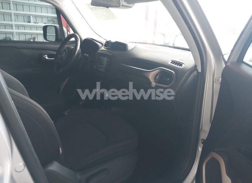 Photo 5 of 2016 Jeep Renegade LATITUDE (VIN ZACCJABT5GPC47624)