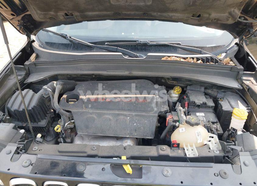 Photo 10 of 2015 Jeep Renegade LATITUDE (VIN ZACCJABT9FPB85000)