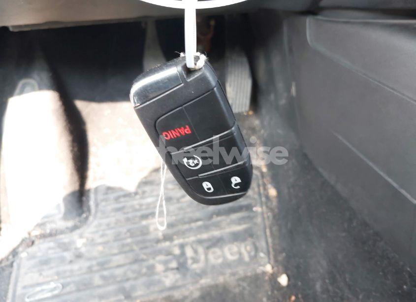 Photo 11 of 2015 Jeep Renegade LATITUDE (VIN ZACCJABT9FPB85000)