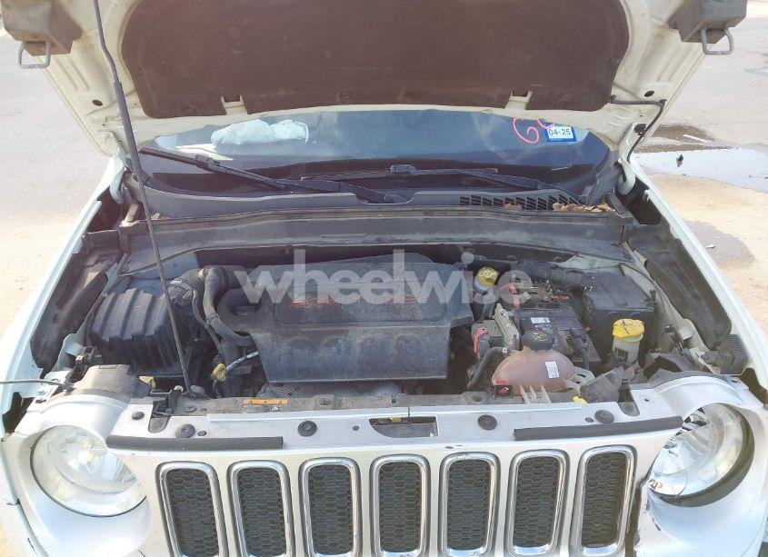 Photo 10 of 2017 Jeep Renegade LIMITED FWD (VIN ZACCJADB5HPE83227)