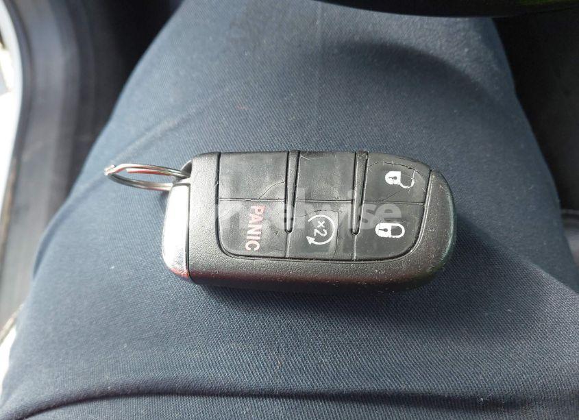 Photo 11 of 2016 Jeep Renegade LIMITED (VIN ZACCJADT0GPC88952)