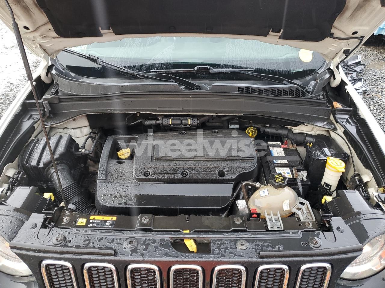 Photo 11 of 2015 JEEP RENEGADE SPORT (VIN ZACCJBAH0FPC34894)