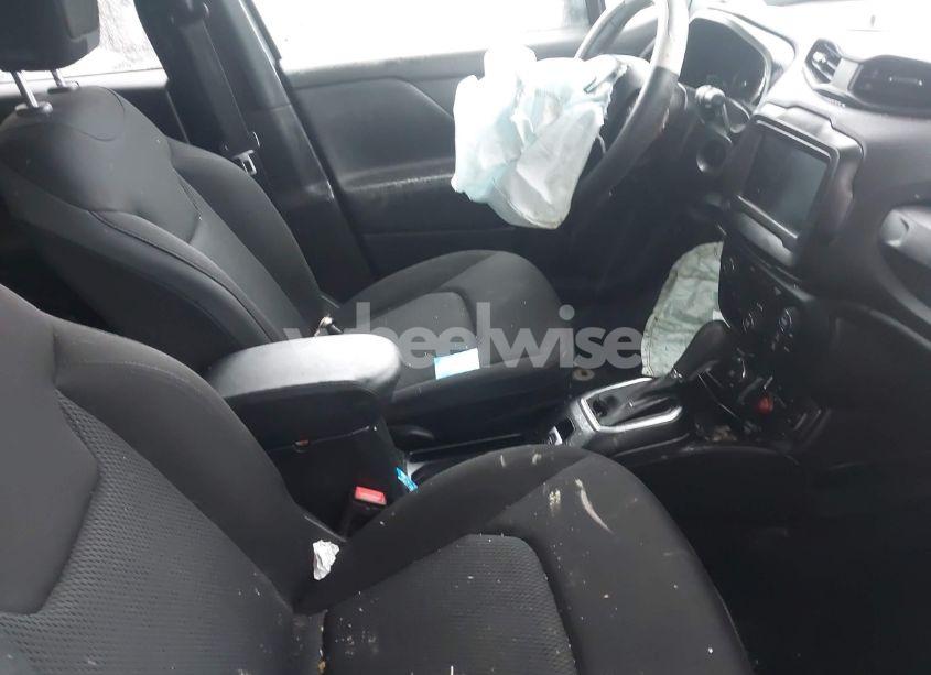 Photo 5 of 2018 Jeep Renegade ALTITUDE 4X4 (VIN ZACCJBBB0JPH37537)