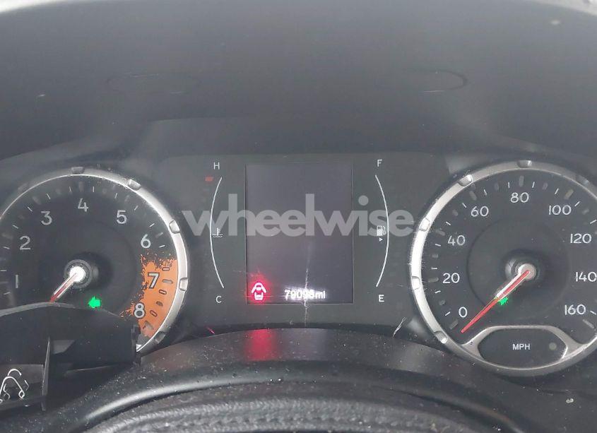 Photo 7 of 2018 Jeep Renegade ALTITUDE 4X4 (VIN ZACCJBBB0JPH37537)