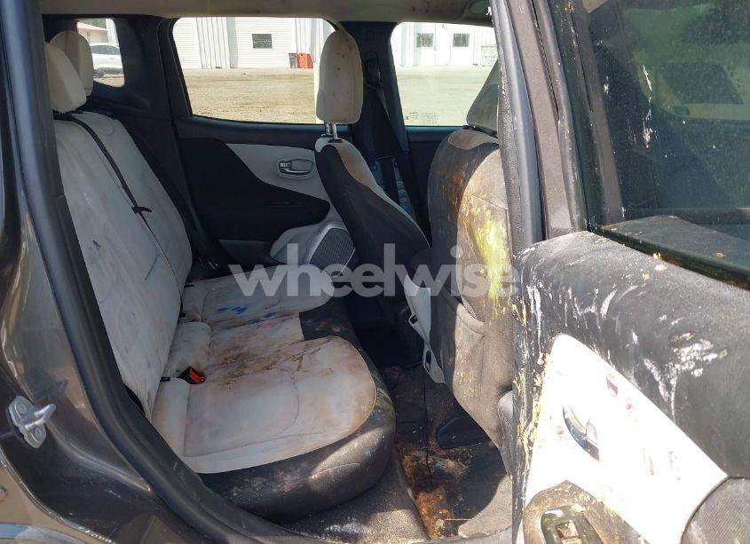 Photo 8 of 2018 Jeep Renegade LATITUDE 4X4 (VIN ZACCJBBB0JPH69808)