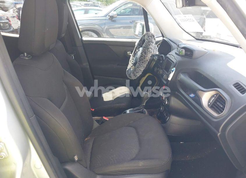 Photo 5 of 2017 Jeep Renegade LATITUDE 4X4 (VIN ZACCJBBB1HPG32435)