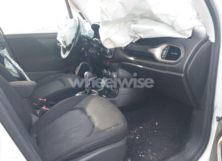 Photo 5 of 2017 Jeep Renegade LATITUDE 4X4 (VIN ZACCJBBB1HPG58842)