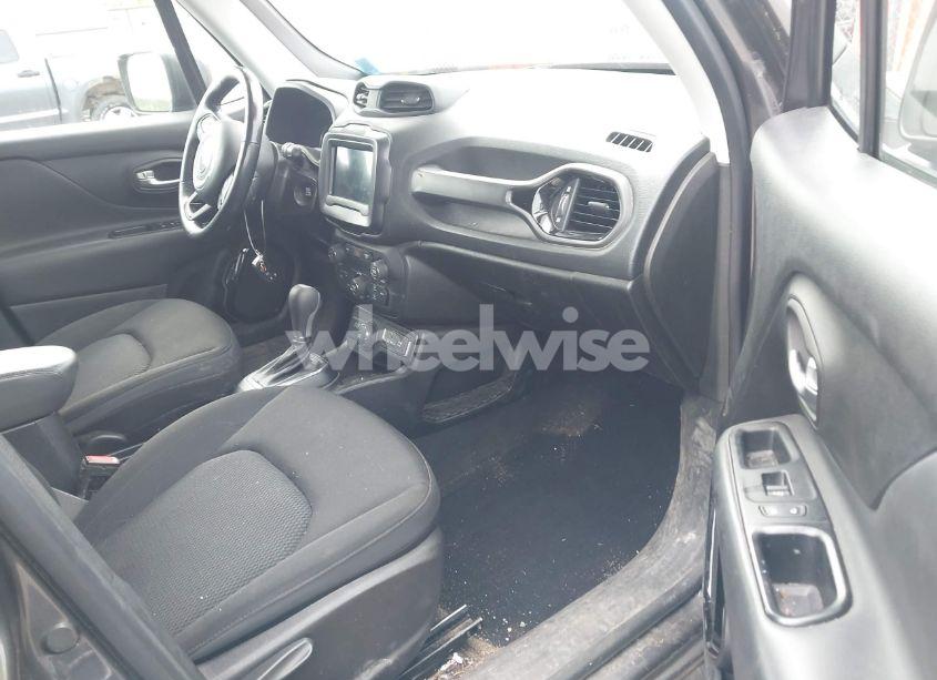 Photo 5 of 2018 Jeep Renegade ALTITUDE 4X4 (VIN ZACCJBBB1JPJ52673)