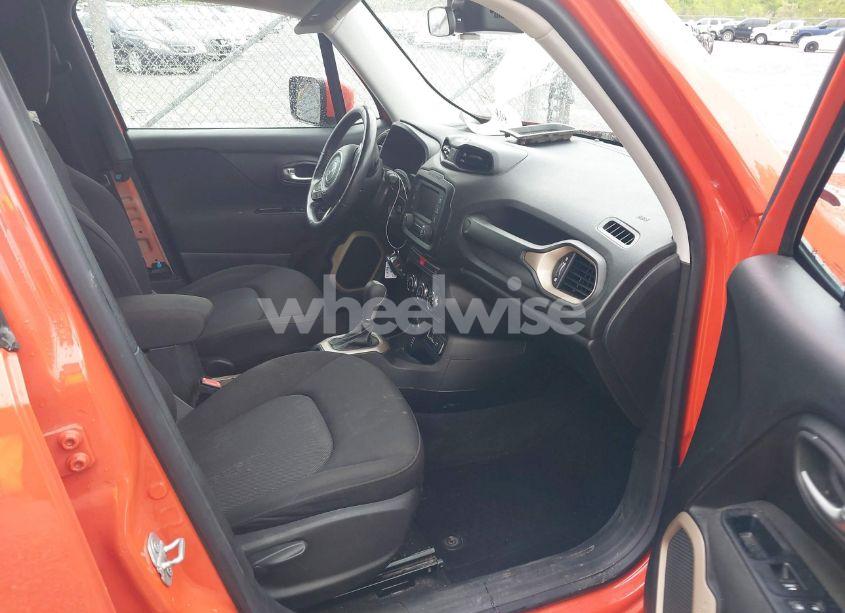 Photo 5 of 2017 Jeep Renegade LATITUDE 4X4 (VIN ZACCJBBB2HPG32122)