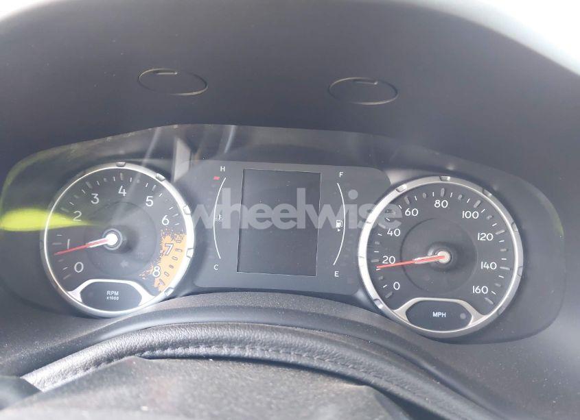 Photo 15 of 2018 Jeep Renegade LATITUDE 4X4 (VIN ZACCJBBB3JPJ08965)