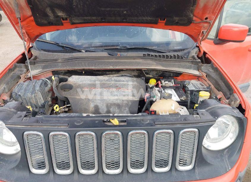 Photo 10 of 2018 Jeep Renegade LATITUDE 4X4 (VIN ZACCJBBB5JPH50381)