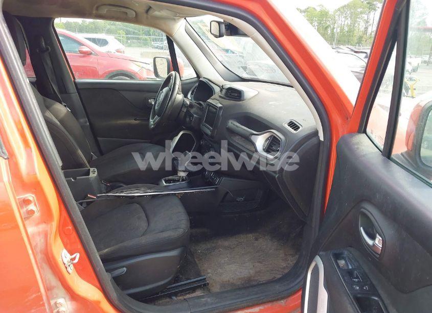 Photo 5 of 2018 Jeep Renegade LATITUDE 4X4 (VIN ZACCJBBB5JPH50381)