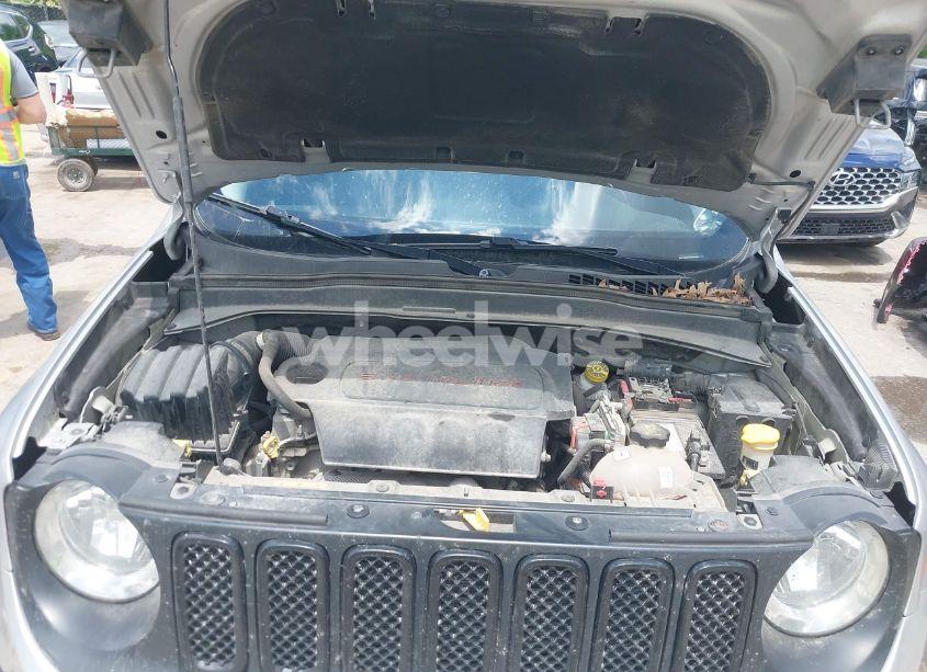 Photo 10 of 2017 Jeep Renegade LATITUDE 4X4 (VIN ZACCJBBB6HPF68571)