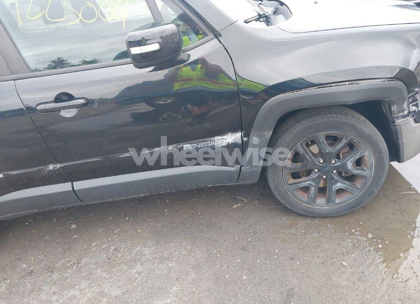 Photo 6 of 2017 Jeep Renegade ALTITUDE 4X4 (VIN ZACCJBBB7HPF22652)