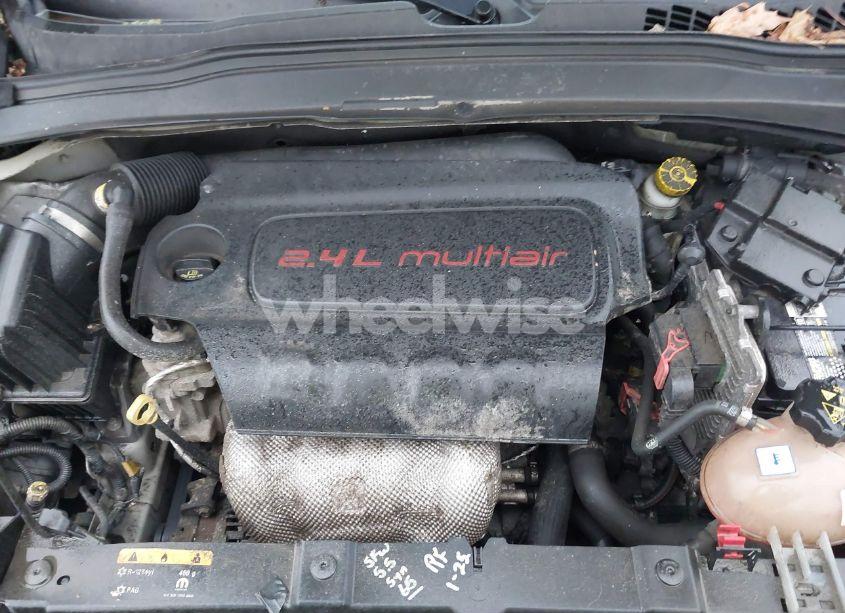 Photo 10 of 2017 Jeep Renegade LATITUDE 4X4 (VIN ZACCJBBB7HPF23042)