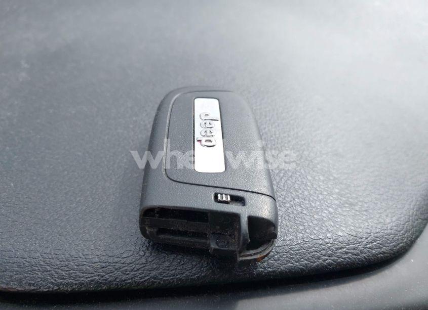 Photo 11 of 2017 Jeep Renegade LATITUDE 4X4 (VIN ZACCJBBB7HPG31581)