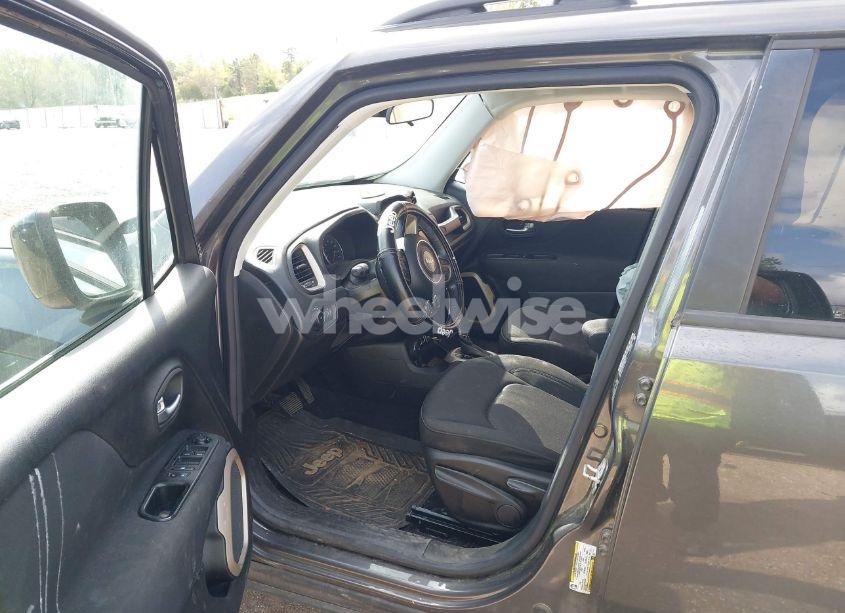 Photo 5 of 2017 Jeep Renegade LATITUDE 4X4 (VIN ZACCJBBB7HPG31581)