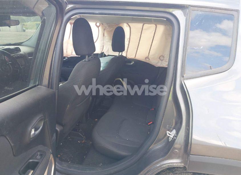 Photo 8 of 2017 Jeep Renegade LATITUDE 4X4 (VIN ZACCJBBB7HPG31581)