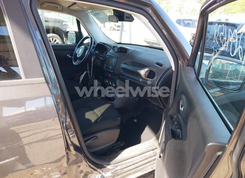 Photo 5 of 2017 Jeep Renegade LATITUDE 4X4 (VIN ZACCJBBB8HPF61752)