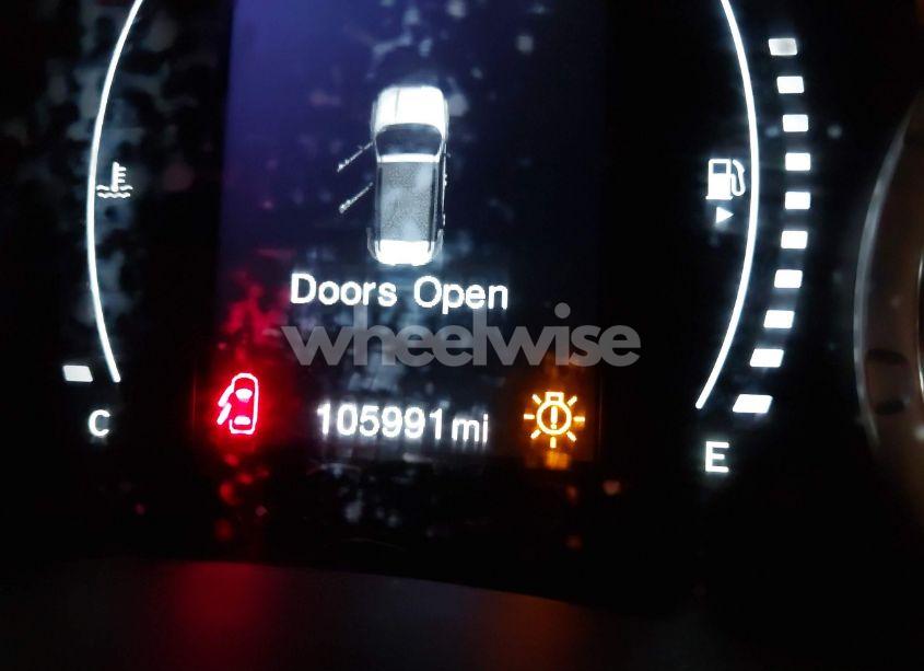 Photo 7 of 2017 Jeep Renegade LATITUDE 4X4 (VIN ZACCJBBB8HPF87526)