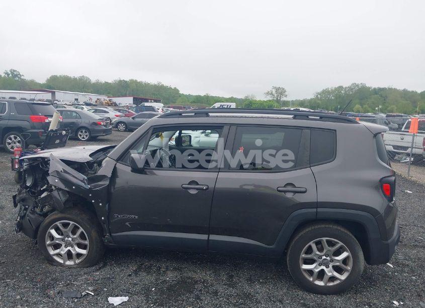 Photo 14 of 2017 Jeep Renegade LATITUDE 4X4 (VIN ZACCJBBBXHPG52893)