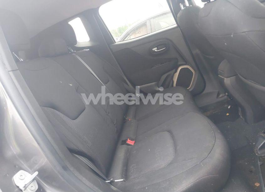 Photo 8 of 2017 Jeep Renegade LATITUDE 4X4 (VIN ZACCJBBBXHPG52893)