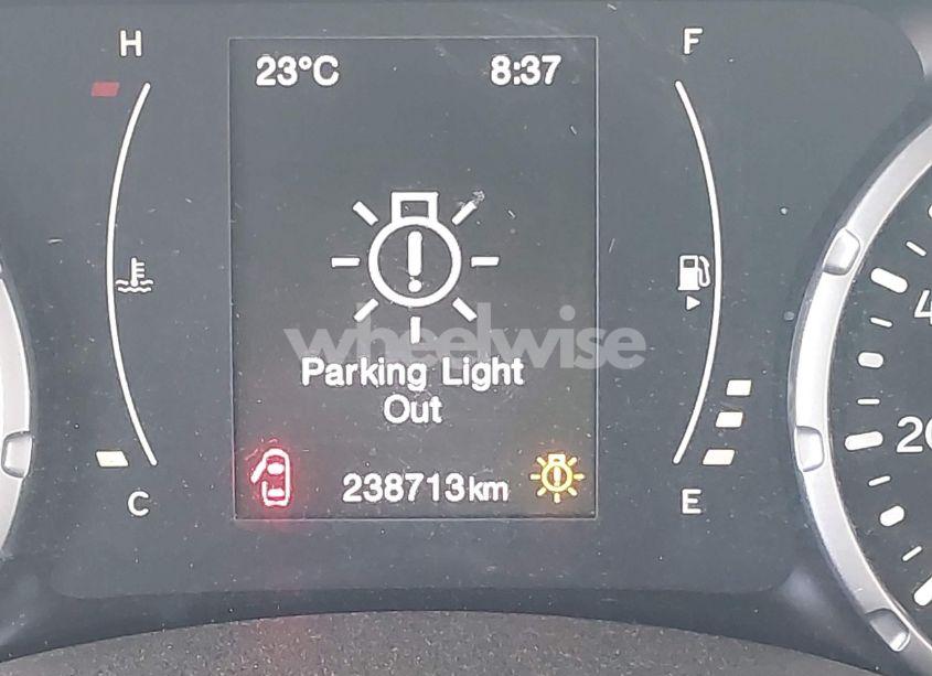 Photo 16 of 2015 Jeep Renegade LATITUDE (VIN ZACCJBBH2FPC31168)