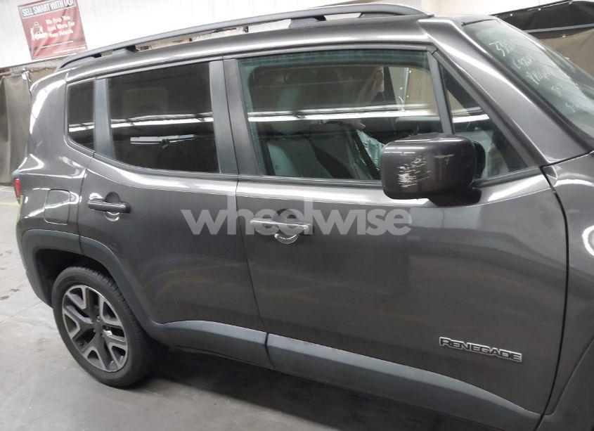 Photo 13 of 2016 Jeep Renegade LATITUDE (VIN ZACCJBBT2GPC97628)