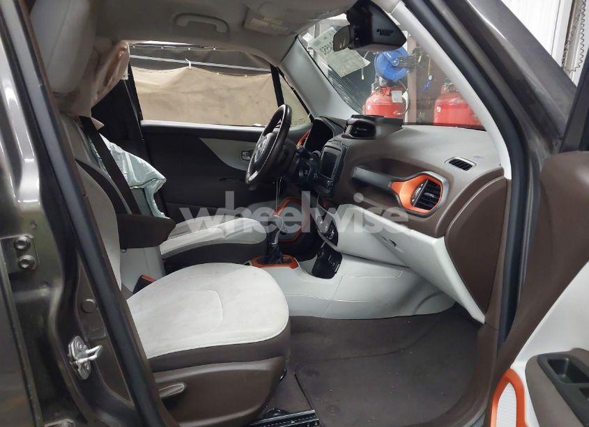 Photo 5 of 2016 Jeep Renegade LATITUDE (VIN ZACCJBBT2GPC97628)