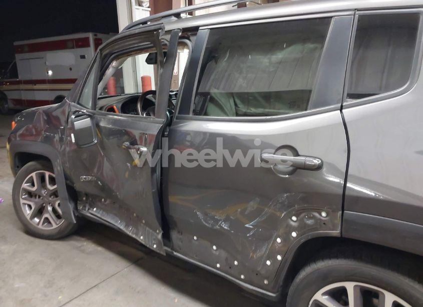 Photo 6 of 2016 Jeep Renegade LATITUDE (VIN ZACCJBBT2GPC97628)