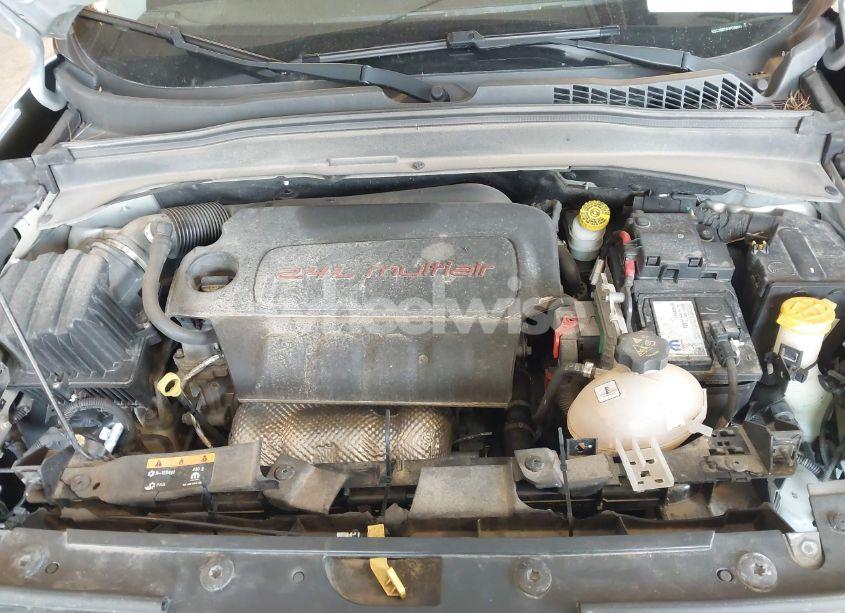 Photo 10 of 2016 Jeep Renegade LATITUDE (VIN ZACCJBBT9GPD99833)