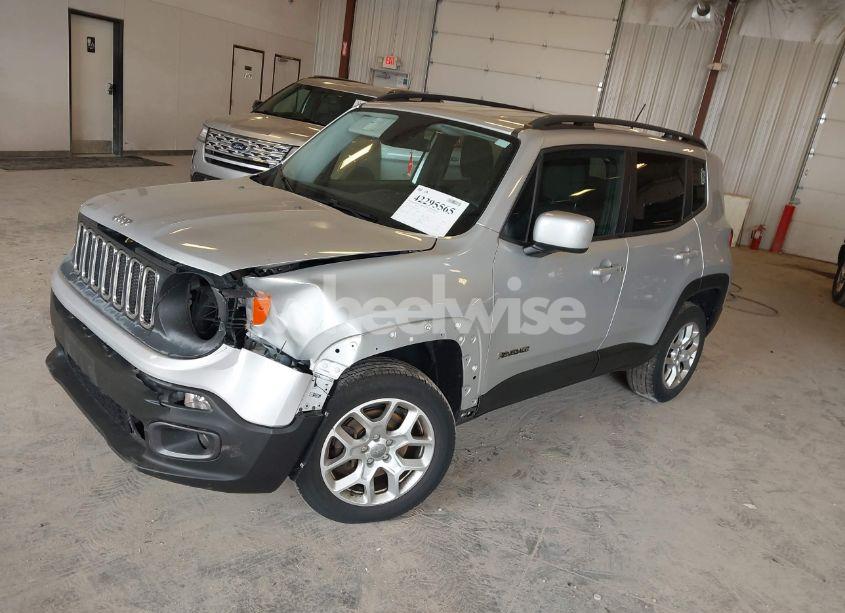 Photo 2 of 2016 Jeep Renegade LATITUDE (VIN ZACCJBBT9GPD99833)