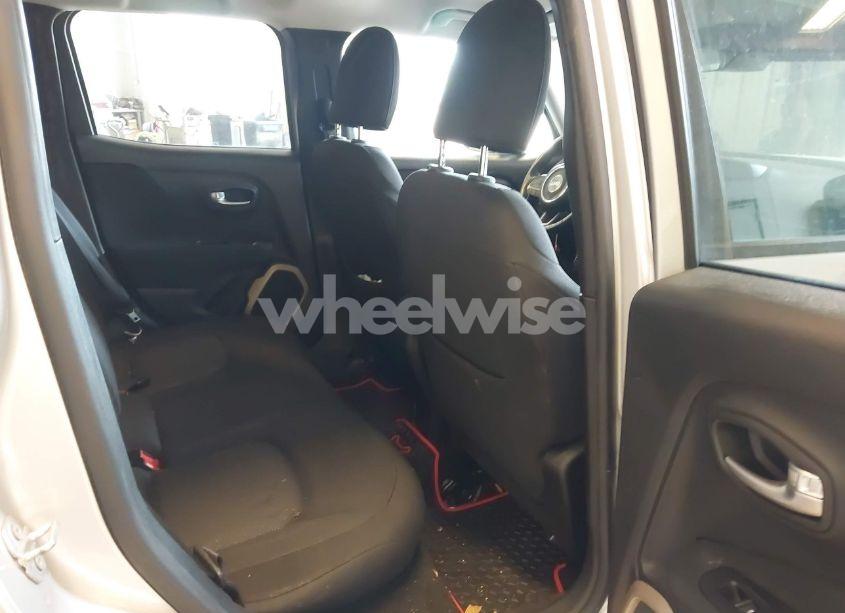 Photo 8 of 2016 Jeep Renegade LATITUDE (VIN ZACCJBBT9GPD99833)