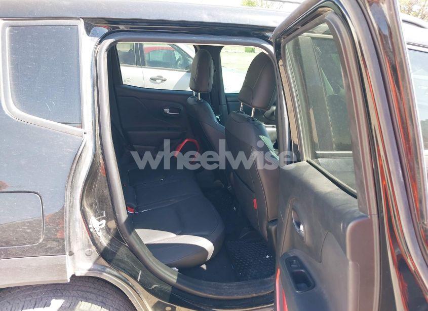 Photo 8 of 2018 Jeep Renegade TRAILHAWK 4X4 (VIN ZACCJBCB0JPG78827)