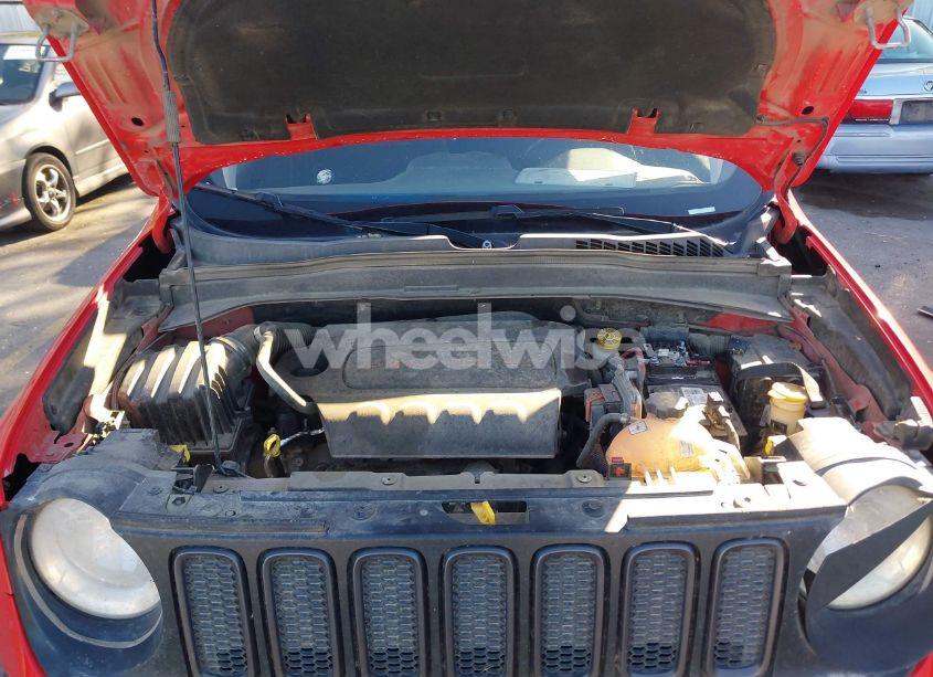 Photo 10 of 2018 Jeep Renegade TRAILHAWK 4X4 (VIN ZACCJBCB0JPG84031)