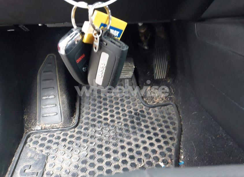 Photo 17 of 2017 Jeep Renegade TRAILHAWK 4X4 (VIN ZACCJBCB1HPF26095)