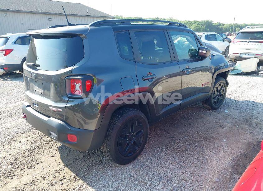 Photo 4 of 2018 Jeep Renegade TRAILHAWK 4X4 (VIN ZACCJBCB1JPH50649)