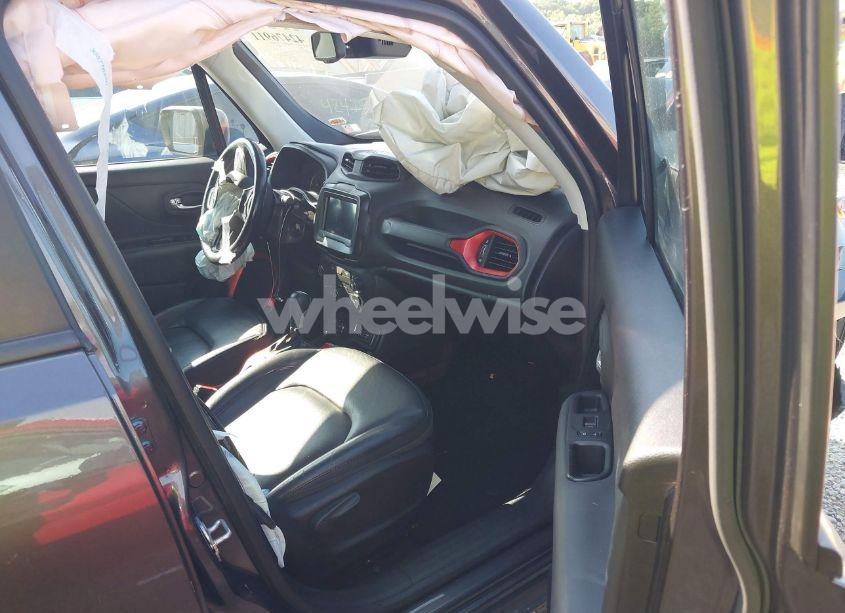 Photo 5 of 2018 Jeep Renegade TRAILHAWK 4X4 (VIN ZACCJBCB1JPH50649)