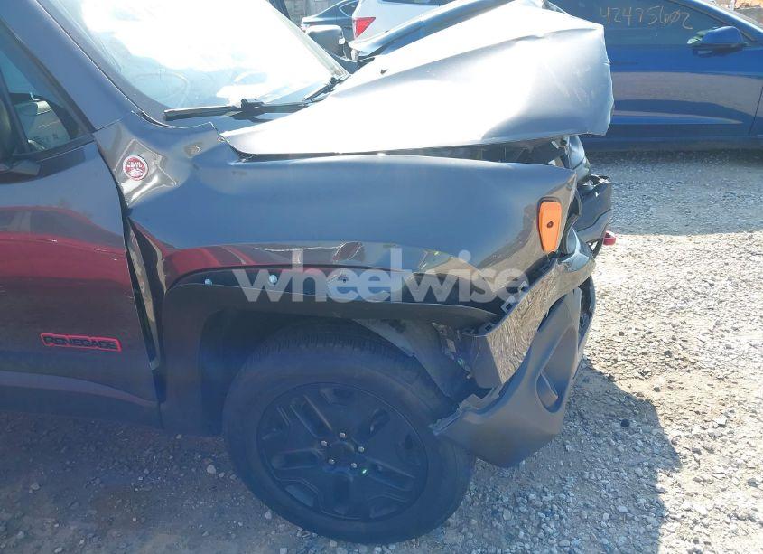 Photo 6 of 2018 Jeep Renegade TRAILHAWK 4X4 (VIN ZACCJBCB1JPH50649)