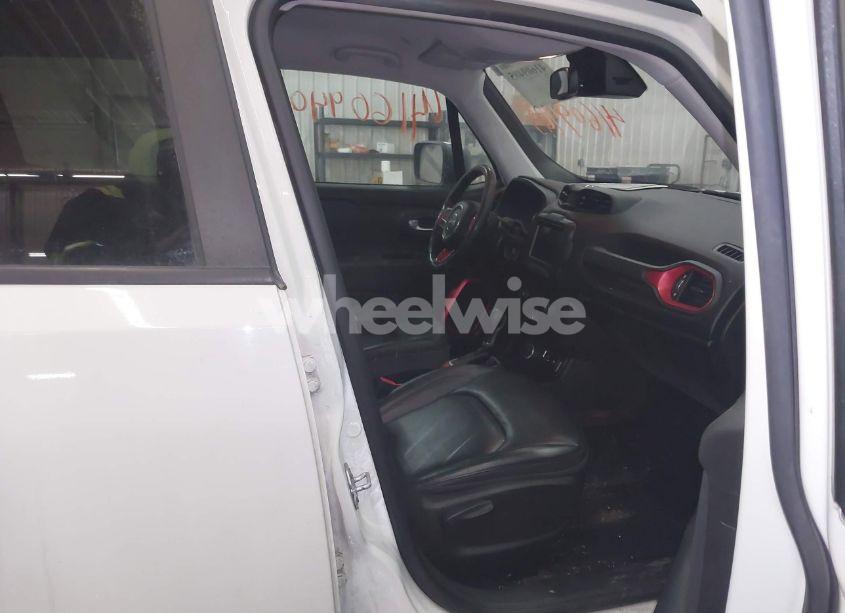 Photo 5 of 2018 Jeep Renegade TRAILHAWK 4X4 (VIN ZACCJBCB2JPH68075)