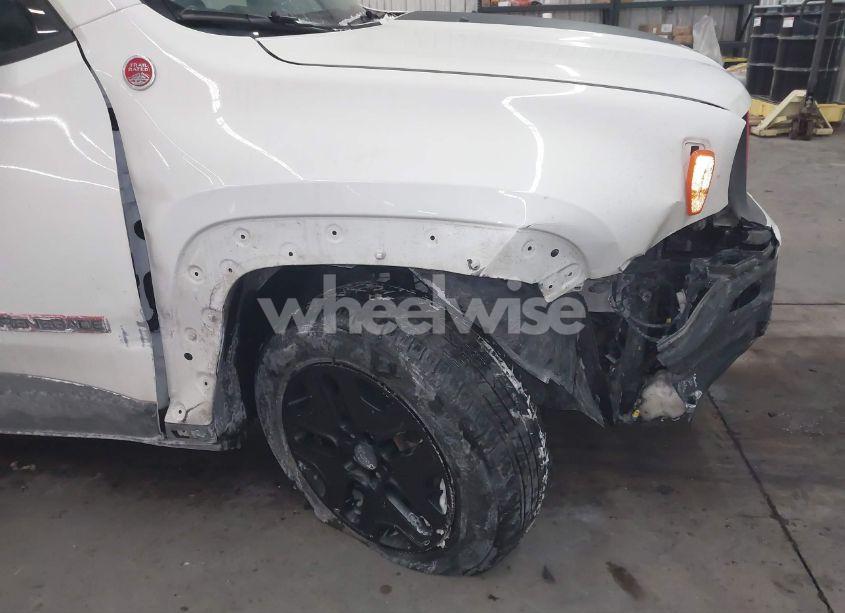 Photo 6 of 2018 Jeep Renegade TRAILHAWK 4X4 (VIN ZACCJBCB2JPH68075)