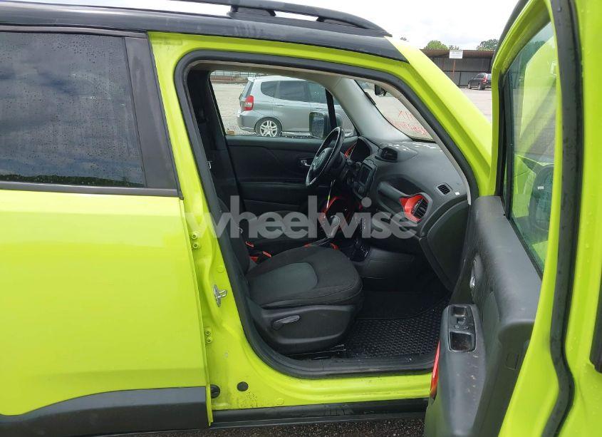 Photo 5 of 2017 Jeep Renegade TRAILHAWK 4X4 (VIN ZACCJBCB4HPF39469)