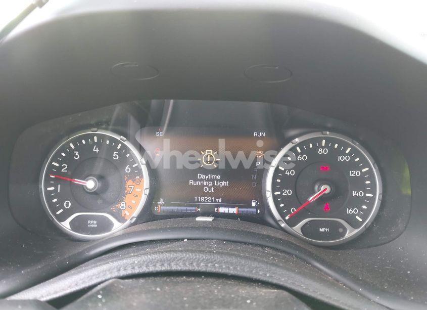 Photo 7 of 2017 Jeep Renegade TRAILHAWK 4X4 (VIN ZACCJBCB4HPF39469)